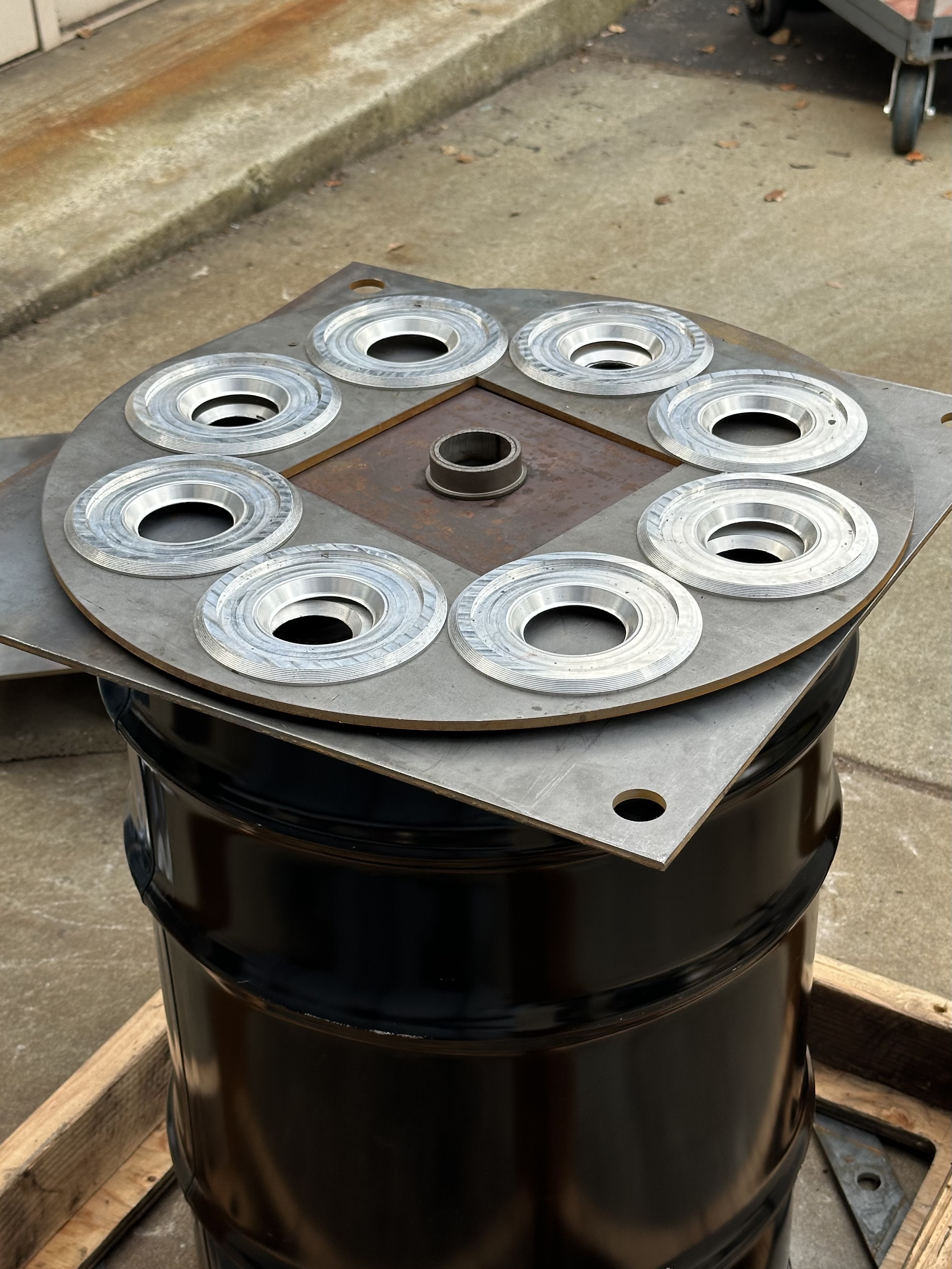 Turntable plate with eight aluminum+bronze inserts and square drive at center